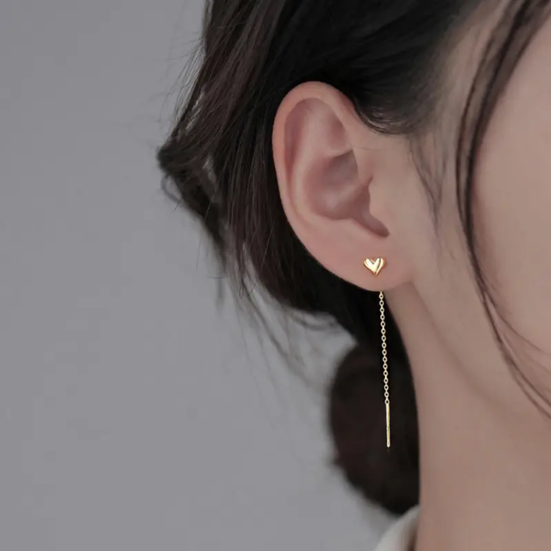 Yu Fashions Golden Cute Heart Needle Sleek Korean Earrings Pair