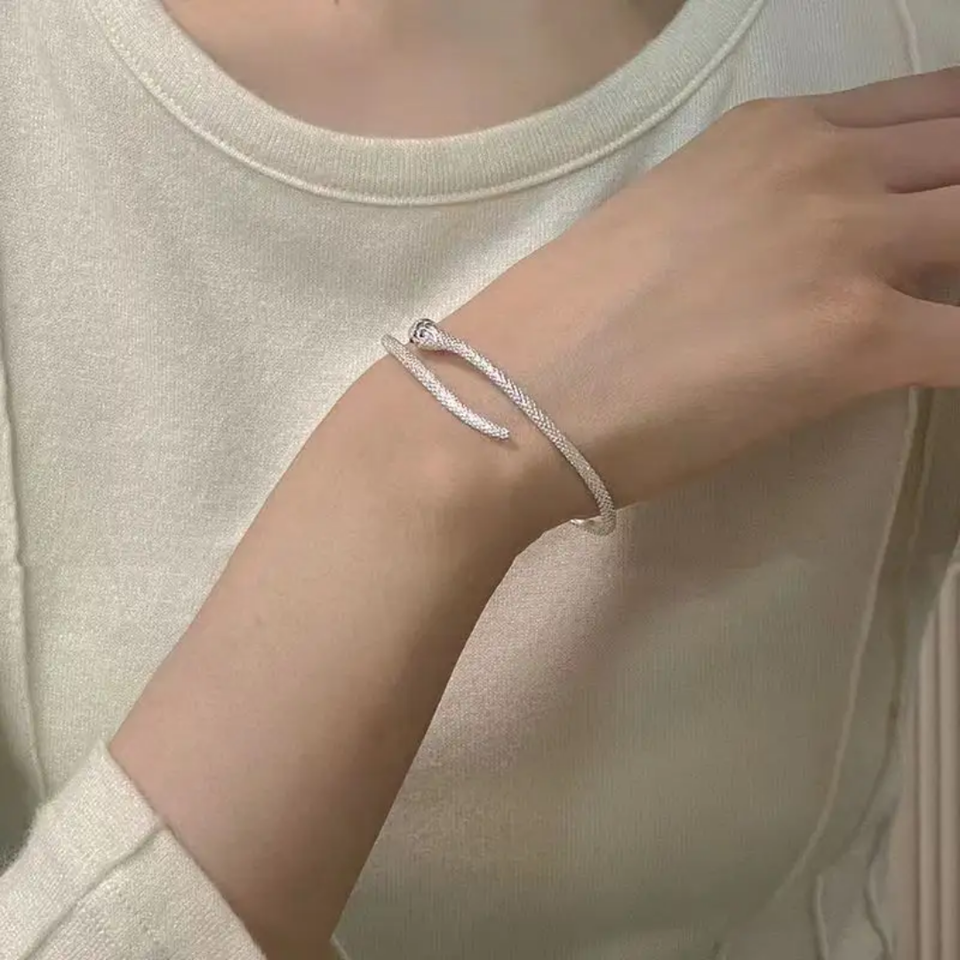 Yu Fashions Silver Snake High Fashion Animal Korean Adjustable Bracelet