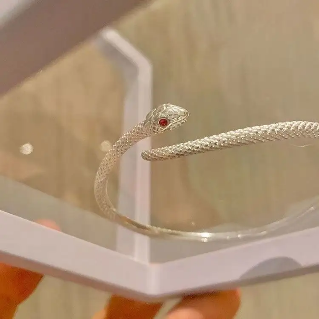 Yu Fashions Silver Snake High Fashion Animal Korean Adjustable Bracelet