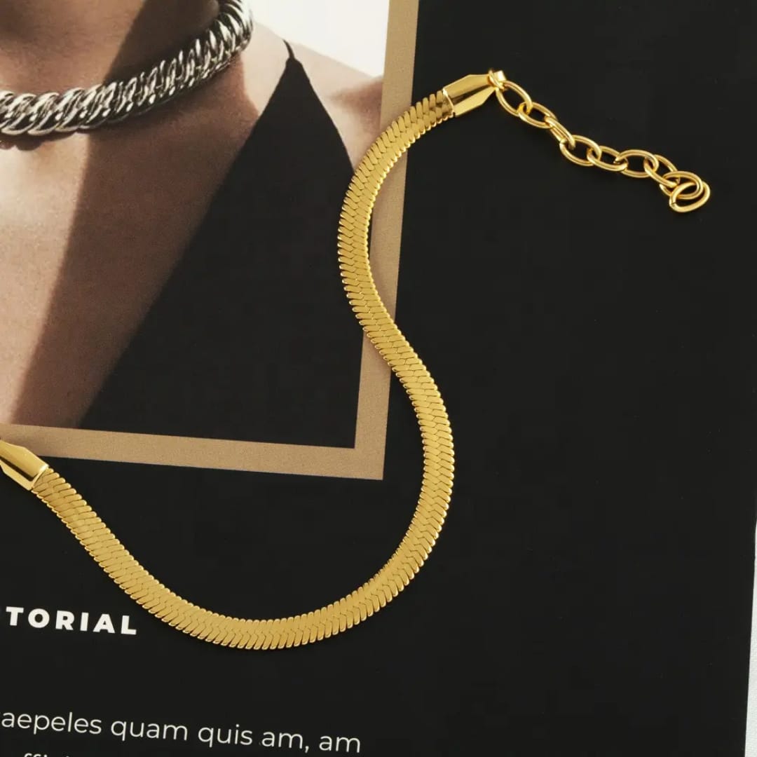 Yu Fashions High Fashion sleek Snake Korean Animal Bracelet