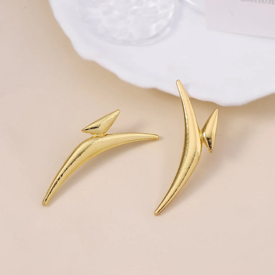 YU Fashions Pointy Exaggerated Geometric Triangle Bend Large Wave Crescent Moon Big Statement Korean Earrings