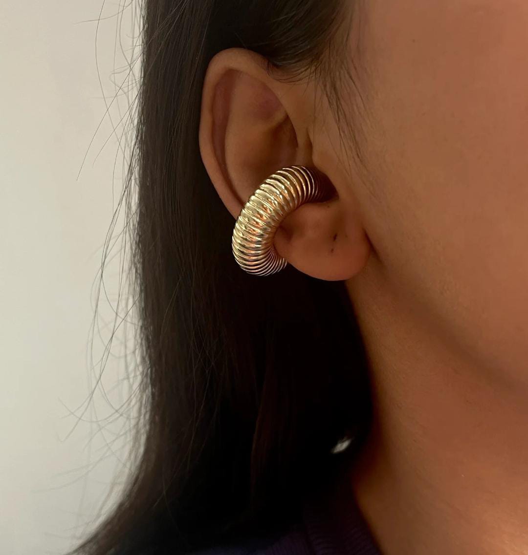 YU Fashions Textured Spiral Ear Bone Non- Piercing Ear Cuff 2 Statement Korean Earrings Pair