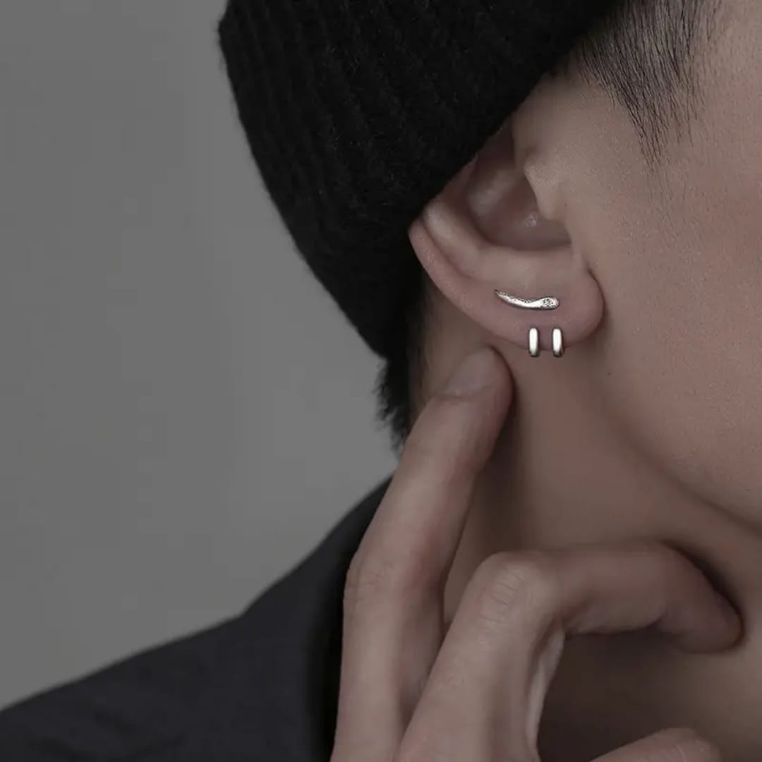 Yu Fashions Unisex High Fashion Tick Bird Stud Detachble Charm Punk Pring Korean Earrings Pair