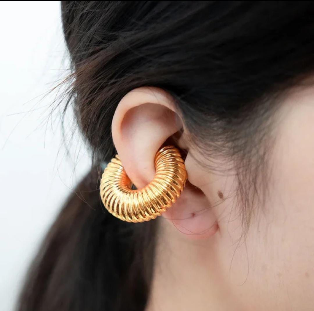 YU Fashions Textured Spiral Ear Bone Non- Piercing Ear Cuff 2 Statement Korean Earrings Pair