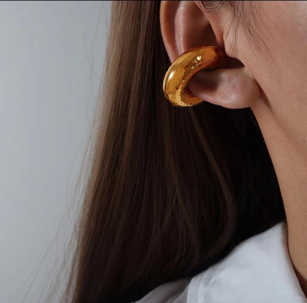 YU Fashions Textured Spiral Ear Bone Non- Piercing Ear Cuff 2 Statement Korean Earrings Pair