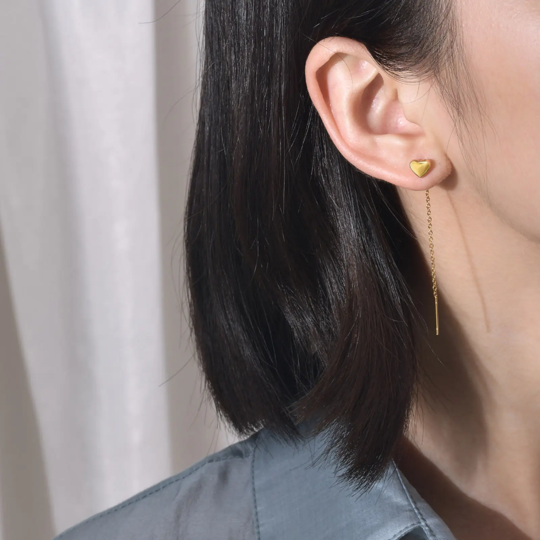 Yu Fashions Golden Cute Heart Needle Sleek Korean Earrings Pair