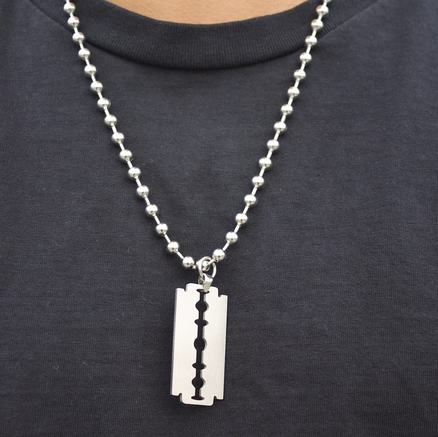 Yu Fashions Razor Blade Punk Unisex Silver Pendent Necklace Chain