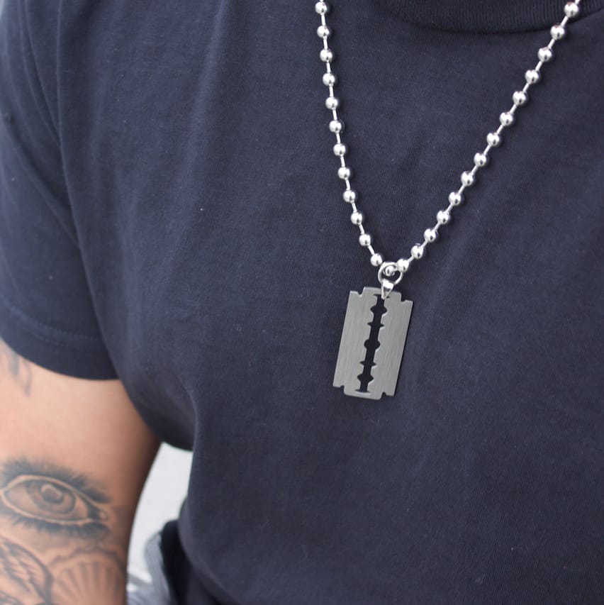 Yu Fashions Razor Blade Punk Unisex Silver Pendent Necklace Chain