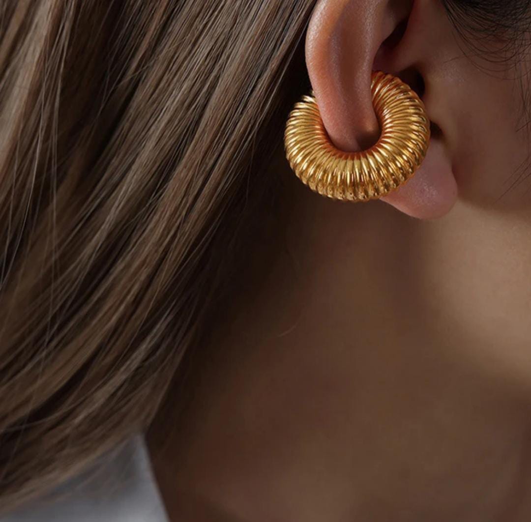 YU Fashions Textured Spiral Ear Bone Non- Piercing Ear Cuff 2 Statement Korean Earrings Pair