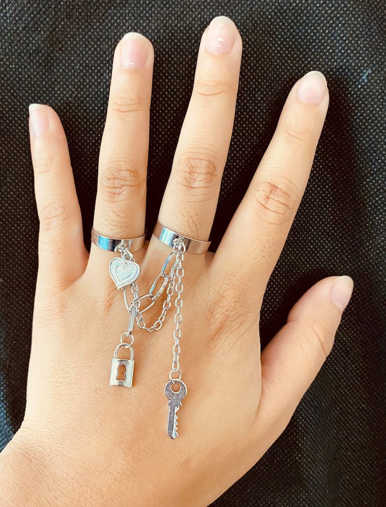 Yu Fashions Cross Vintage Heart Lock Key High Fashion dual Joined Korean Ring Set