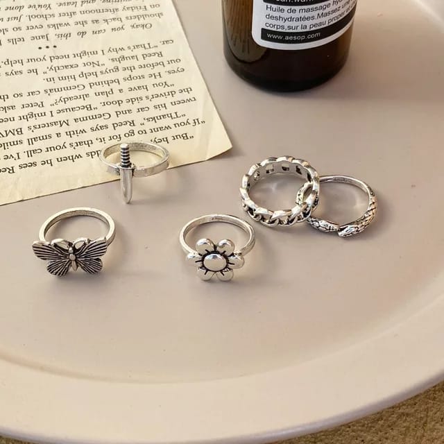 YU Fashions Retro Silver Butterfly Heart Ring Set of 5