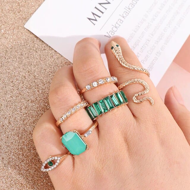 Yu Fashions Green Emerald Stones Snake animal Evil Eye Ring Set of 6