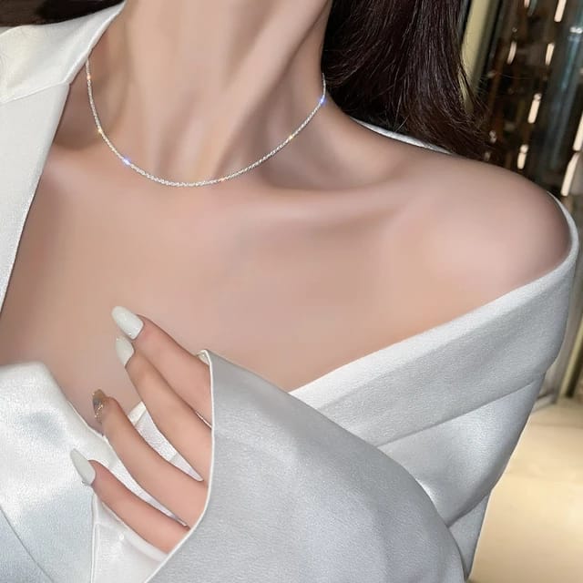 Yu Fashions Shimmer High Fashion Minimal Necklace Chain