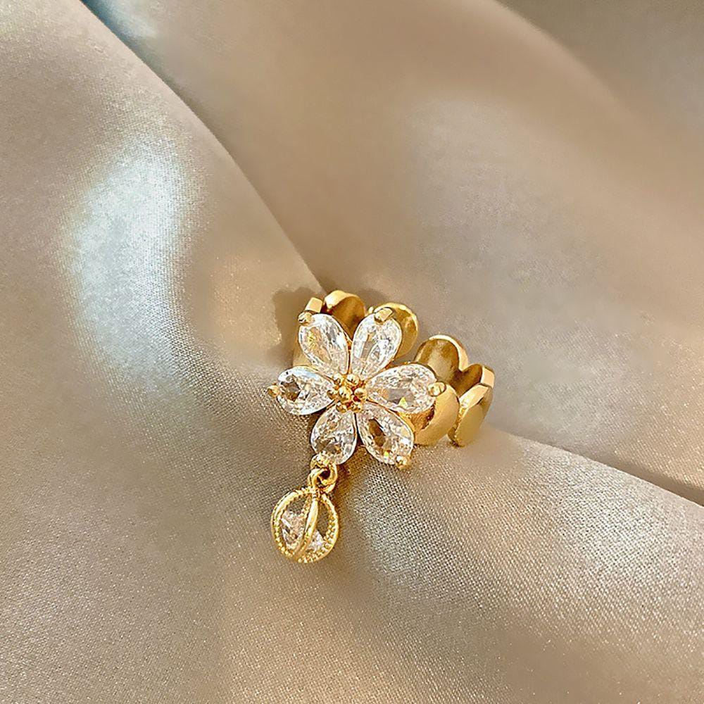 Yu Fashions Flower Crystal High Fashion Korean Ring