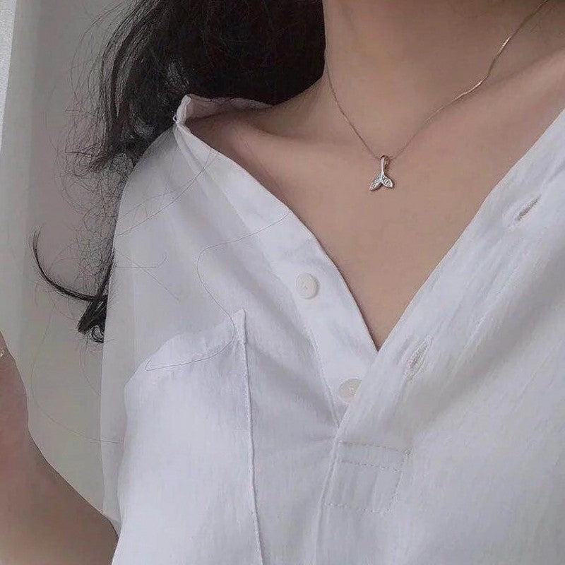 Yu Fashions Fish Tail Rhinestone Minimal Necklace