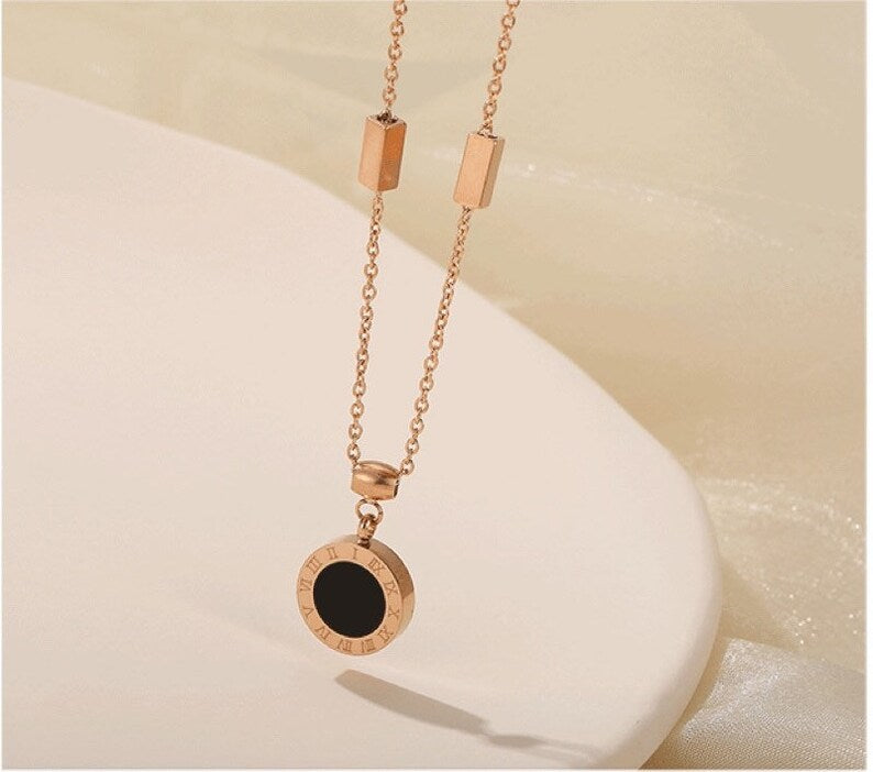 Yu Fashions Black Marble Round Shaped Korean Necklace
