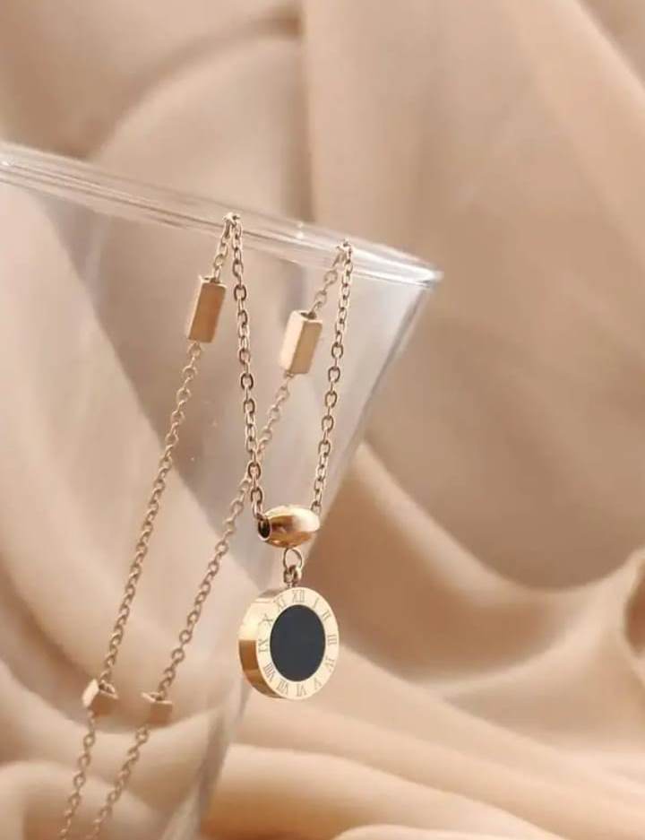 Yu Fashions Black Marble Round Shaped Korean Necklace