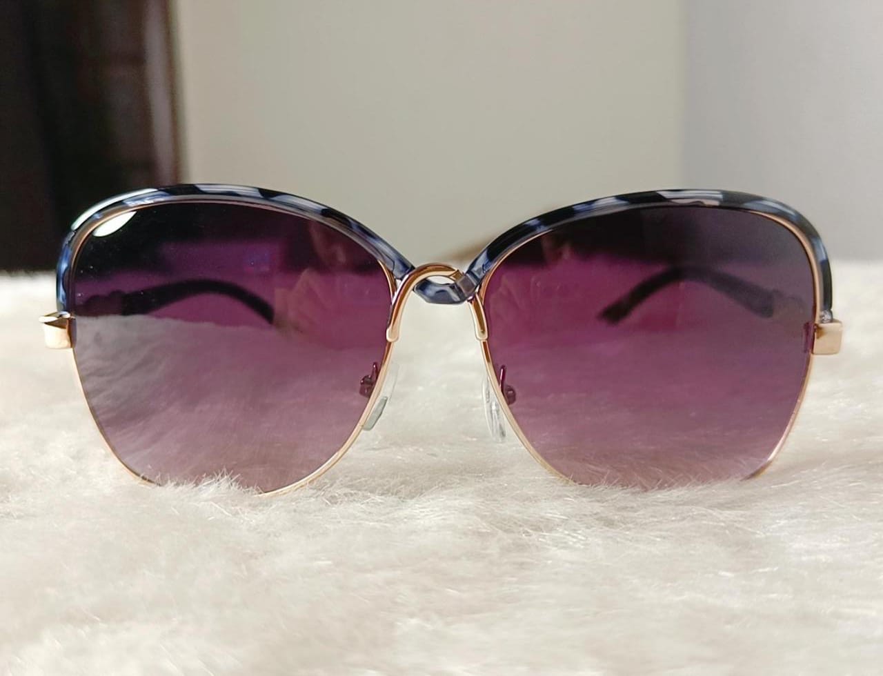 Yu Fashions Twisted frame UV Protracted High Fashion Korean Sunglasses