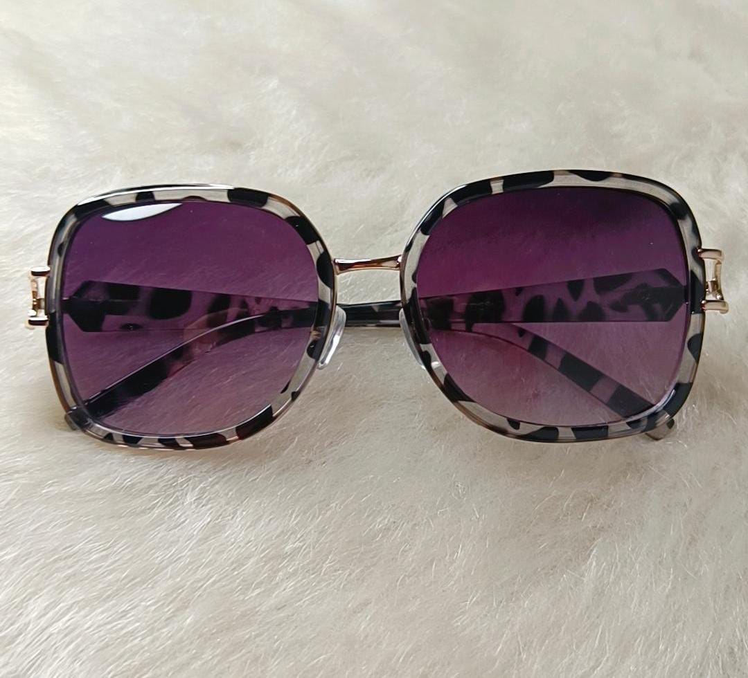 Yu Fashions Square Shaped High Fashion UV Protected Korean Sunglasses