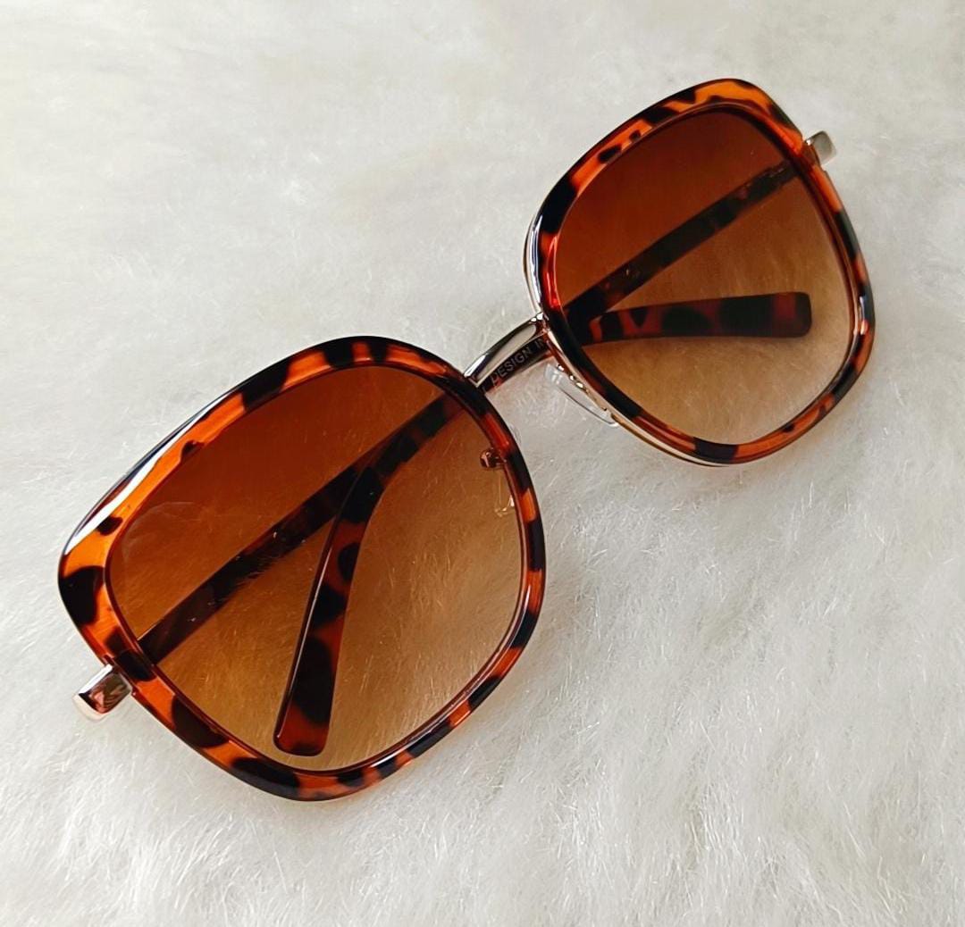 Yu Fashions Square Shaped High Fashion UV Protected Korean Sunglasses