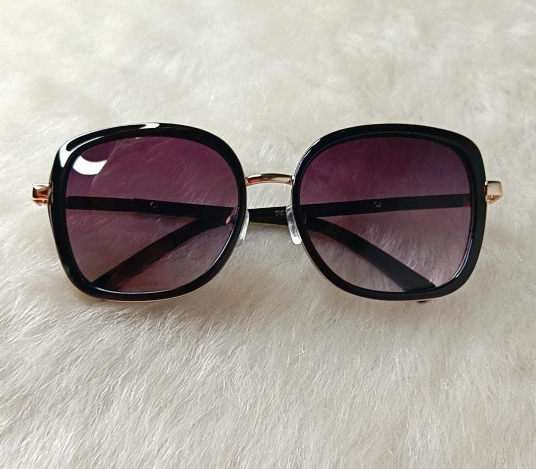 Yu Fashions Square Shaped High Fashion UV Protected Korean Sunglasses