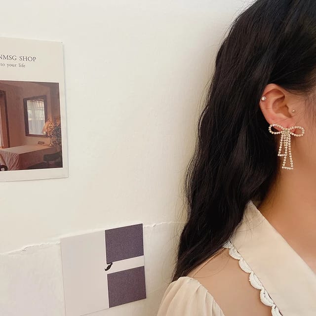 Yu Fashions Bow Shaped Rhinestone High Fashion Korean earrings Pair