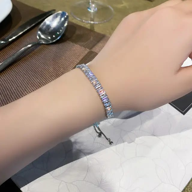Yu Fashions Crystal Geometrical High Fashion Korean Bracelet