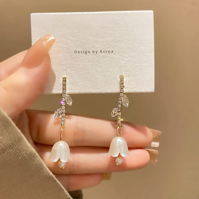 Yu Fashions White Bell Flower with Cute Petals High Fashion Korean Earrings Pair