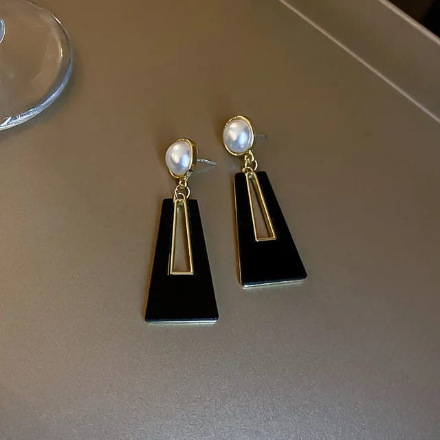 Yu Fashions Geometrical High Fashion Korean Earrings Pair