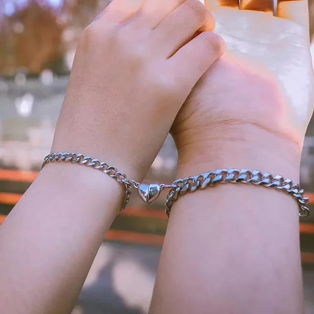 Yu Fashions Magnetic Couple Bracelets For Lover Men Women Love Chain Link Bangle Charm Bracelet