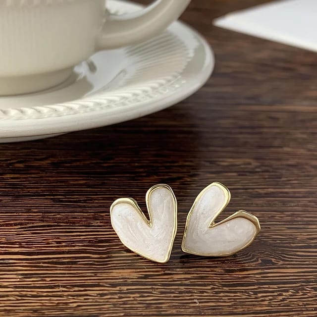 Yu Fashions Love Heart Shape Elegant Cute Korean earrings for women