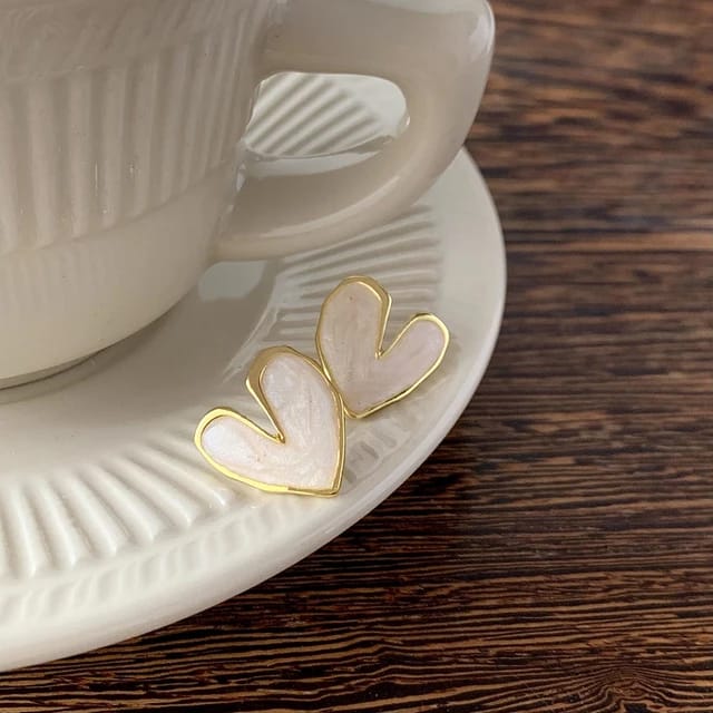 Yu Fashions Love Heart Shape Elegant Cute Korean earrings for women