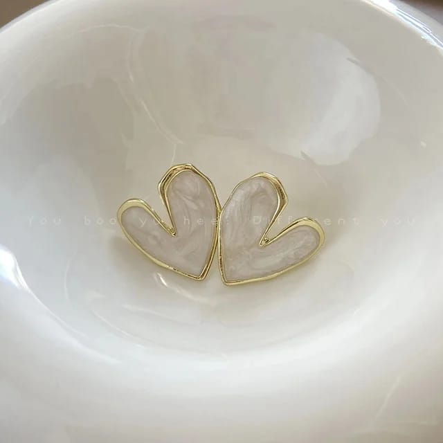Yu Fashions Love Heart Shape Elegant Cute Korean earrings for women