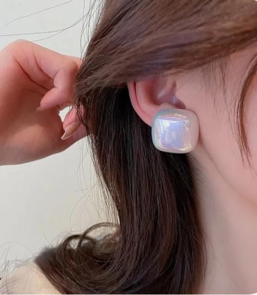 Yu Fashions Vintage High Fashion Square Shaped Korean Earrings Pair