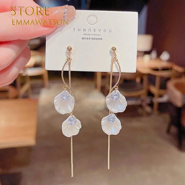 YU Fashions Seashell Drop Chain Korean Earrings Pair