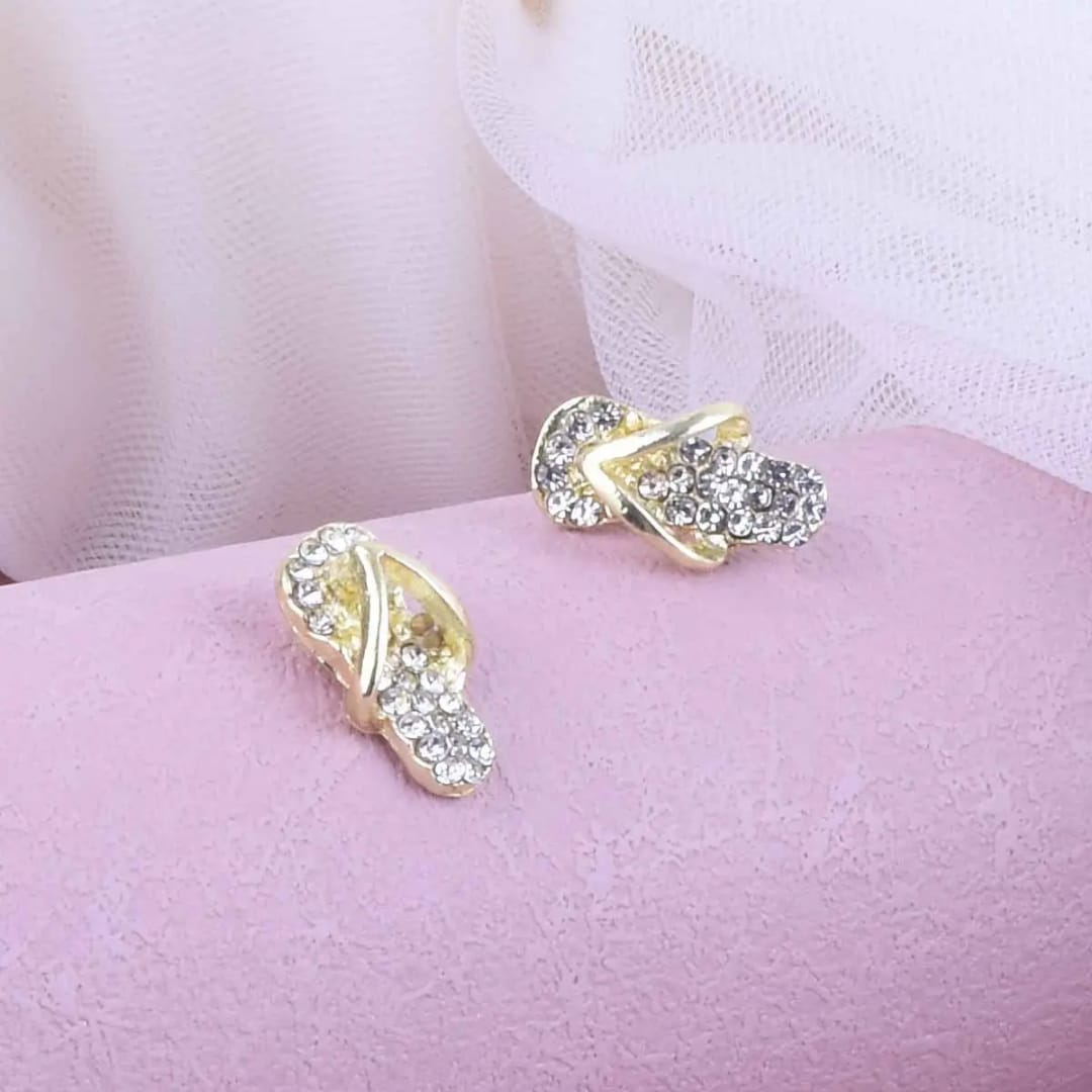 Yu Fashions Slippar Cute Chappal Rhinstone High Fashion Korean Stud Earring