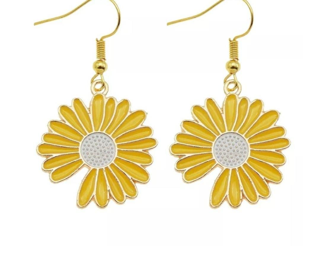Yu Fashions Summer Sunflower Floral Cute Korean Earrings Pair