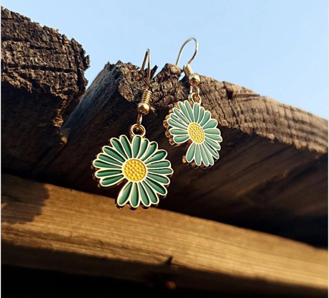 Yu Fashions Summer Sunflower Floral Cute Korean Earrings Pair