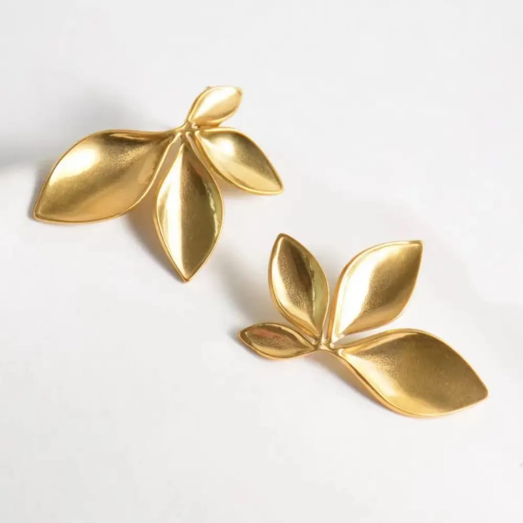 Yu Fashions Anti Tarnish Glossy leaf flower gold plated High Fashion Korean Earrings