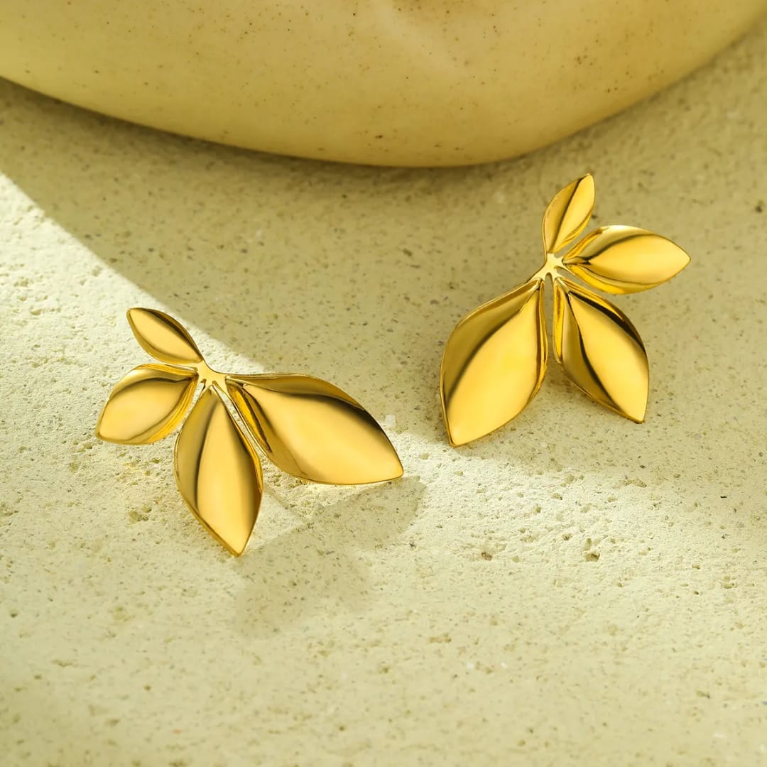 Yu Fashions Anti Tarnish Glossy leaf flower gold plated High Fashion Korean Earrings
