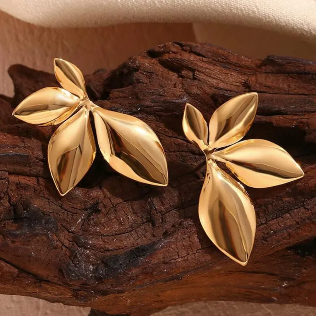 Yu Fashions Anti Tarnish Glossy leaf flower gold plated High Fashion Korean Earrings