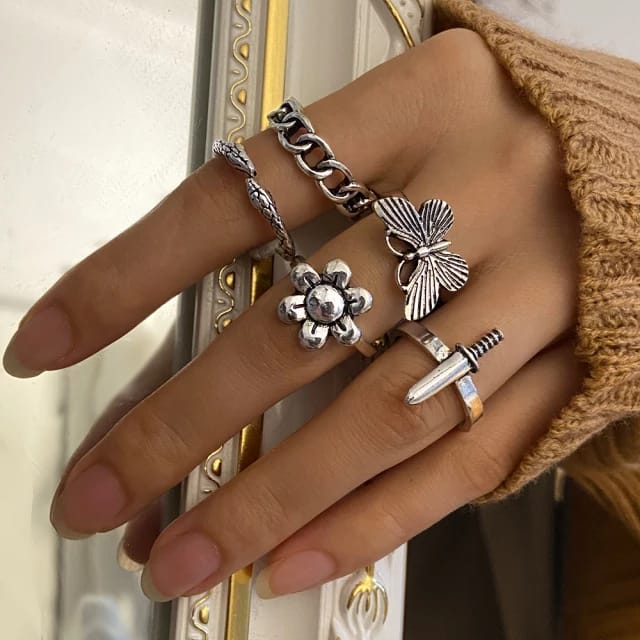 YU Fashions Retro Silver Butterfly Heart Ring Set of 5