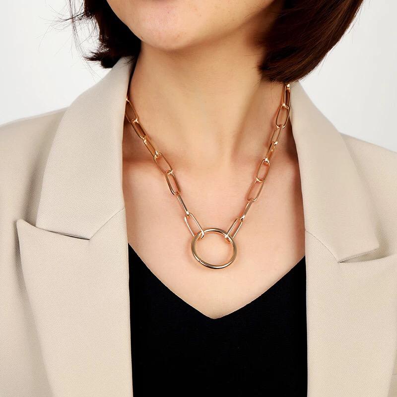 Yu Fashions Circle Pendent Link Chain Necklace
