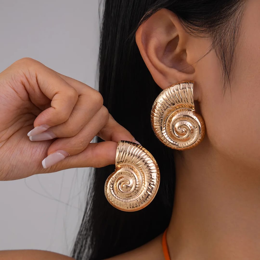 Yu Fashions Golden Ocean SeaShell Marine Beach Large Textured  Snail Geometric Korean Statement Earring