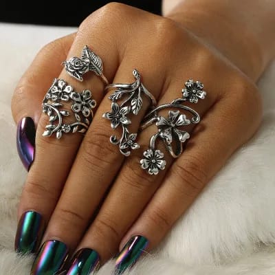 Yu Fashions Flower Blossoms Korean Ring Set of 4