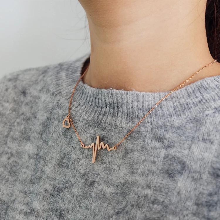 Yu Fashions Heartbeat with Cute Heart Minimal Pendent Necklace Chain