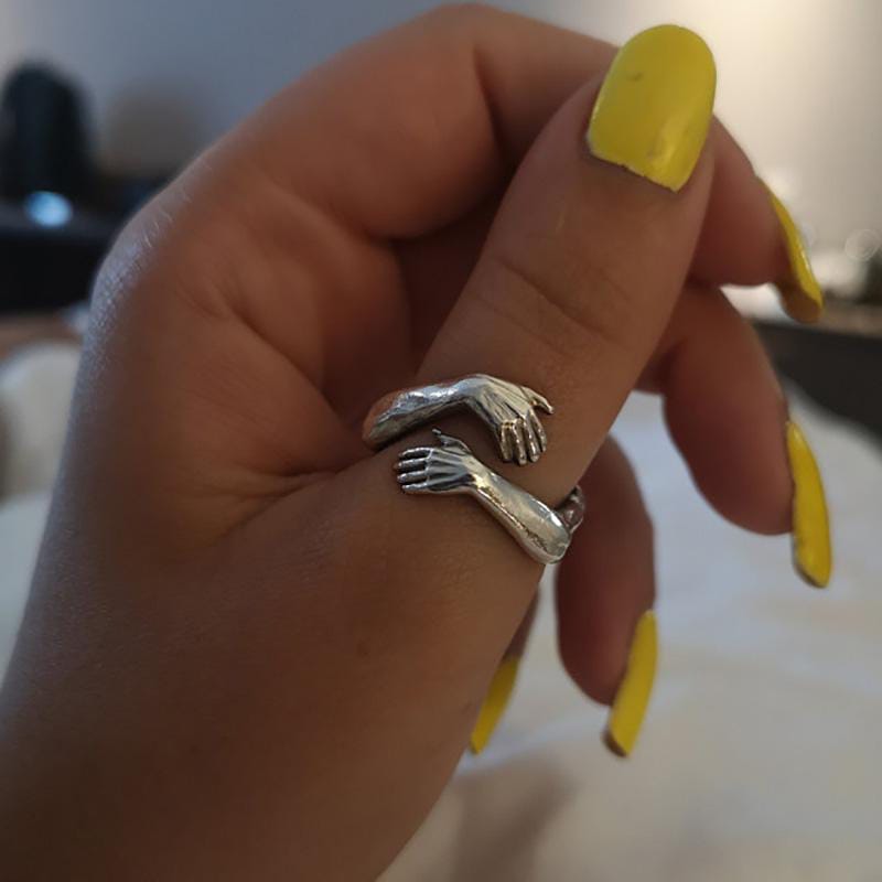 Yu Fashions Cute Hug Ring