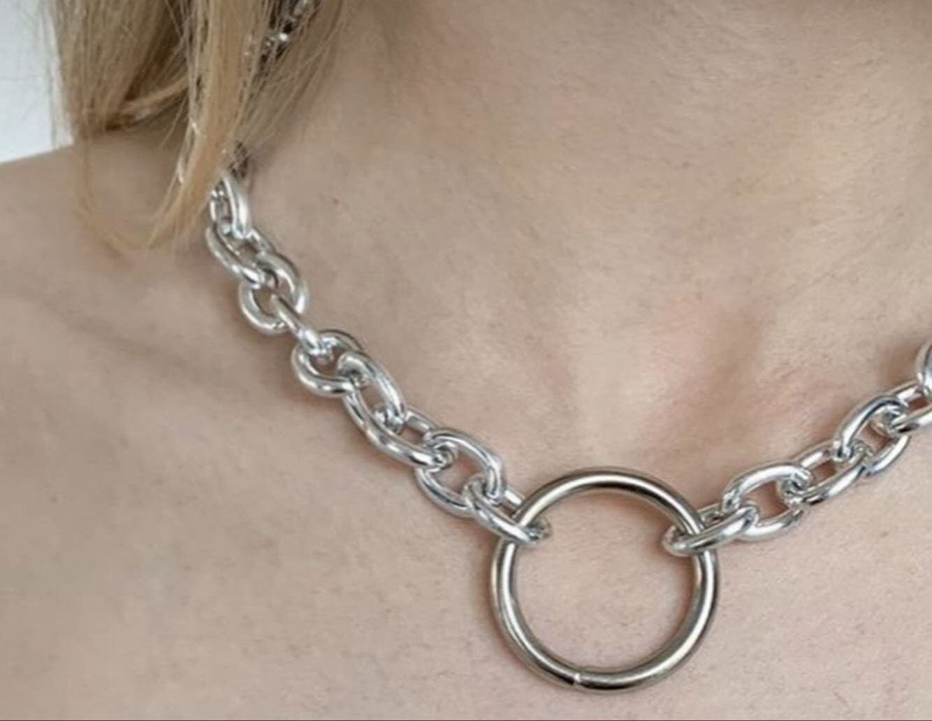 Yu Fashions Circle Pendent Link Chain Necklace