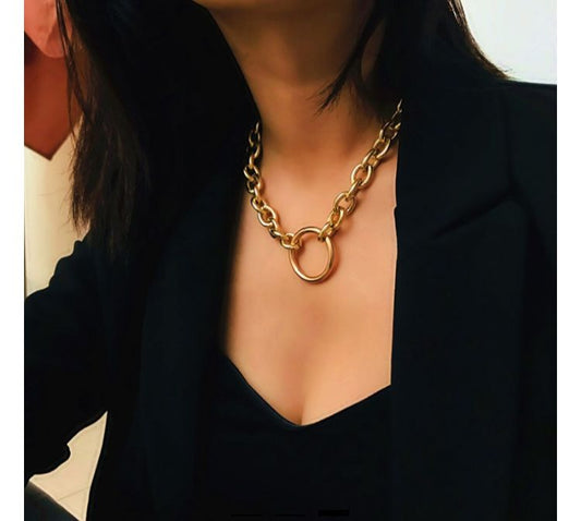 Yu Fashions Circle Pendent Link Chain Necklace
