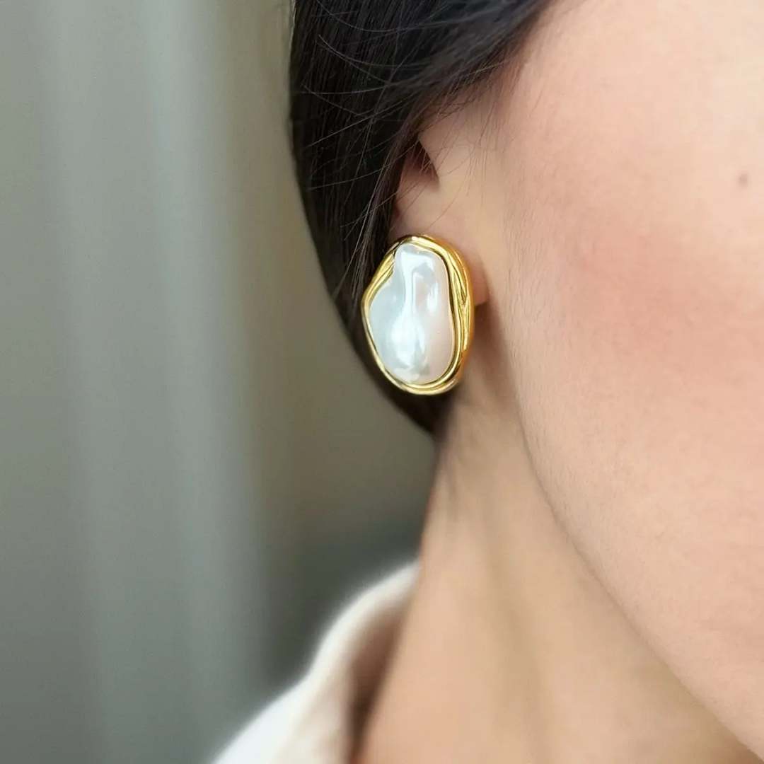 Yu Fashions Ocean Pearl High Fashion Golden Detail Korean Earrings Pair